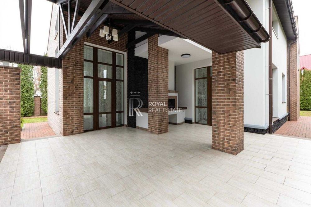 Оренда приватного будинку 378 м²  в Лісниках із басейном, СПА-зоною басейн