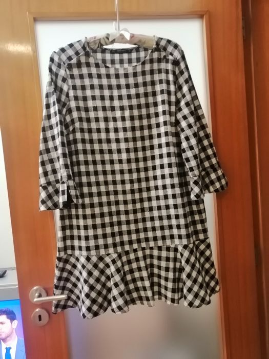 Vestidos de senhora cada 5€ tam. M