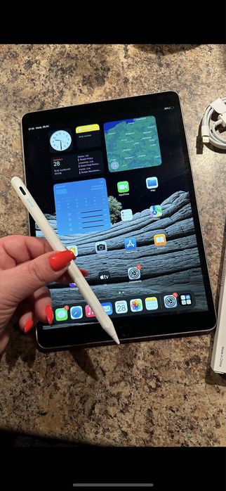 Tablet iPad Apple PRO - WiFi + SIM - NOWY RYSIK - Touch ID - Procreate