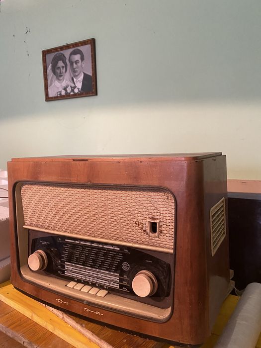 Radioodbiornik Menuet 6204 z wbudowanym gramofonem