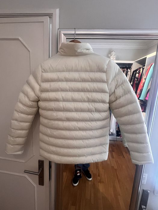 Vendo blusao penas novo