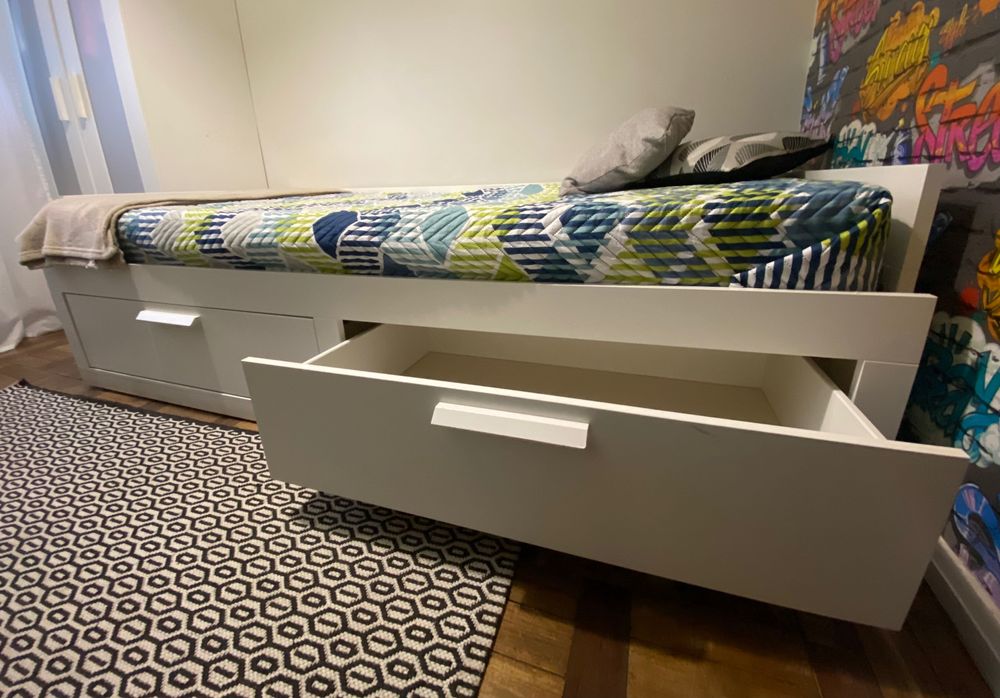 Conj. Cama extensível e armário do ikea