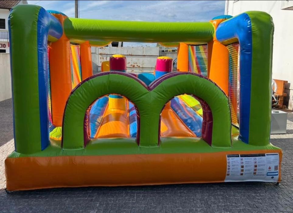 Insuflável colorido