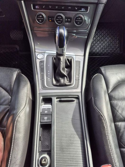 Продам Volkswagen e-Golf