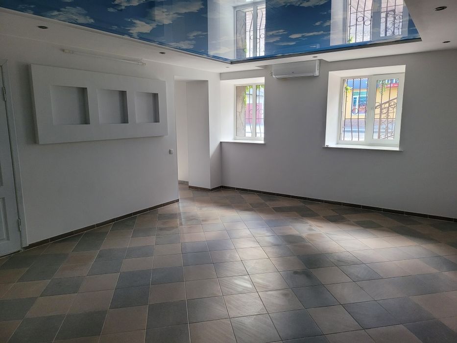 ЦЕНТР ГОРОДА.Офисное помещения,капитальный ремонт,центр города, первый