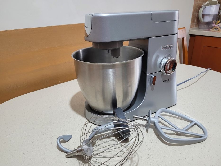 Robot planetarny Kenwood Chef XL KVL4100S (używany)
Sprzedam
