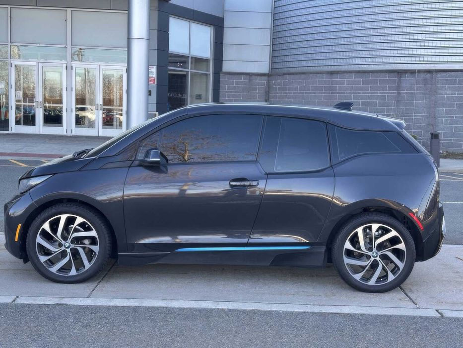 BMW i3 with Range Extender      2015