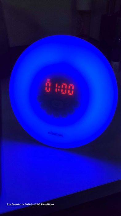 Radio despertador Grundig Led