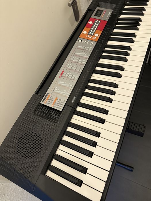 Синтезатор Yamaha psr f50