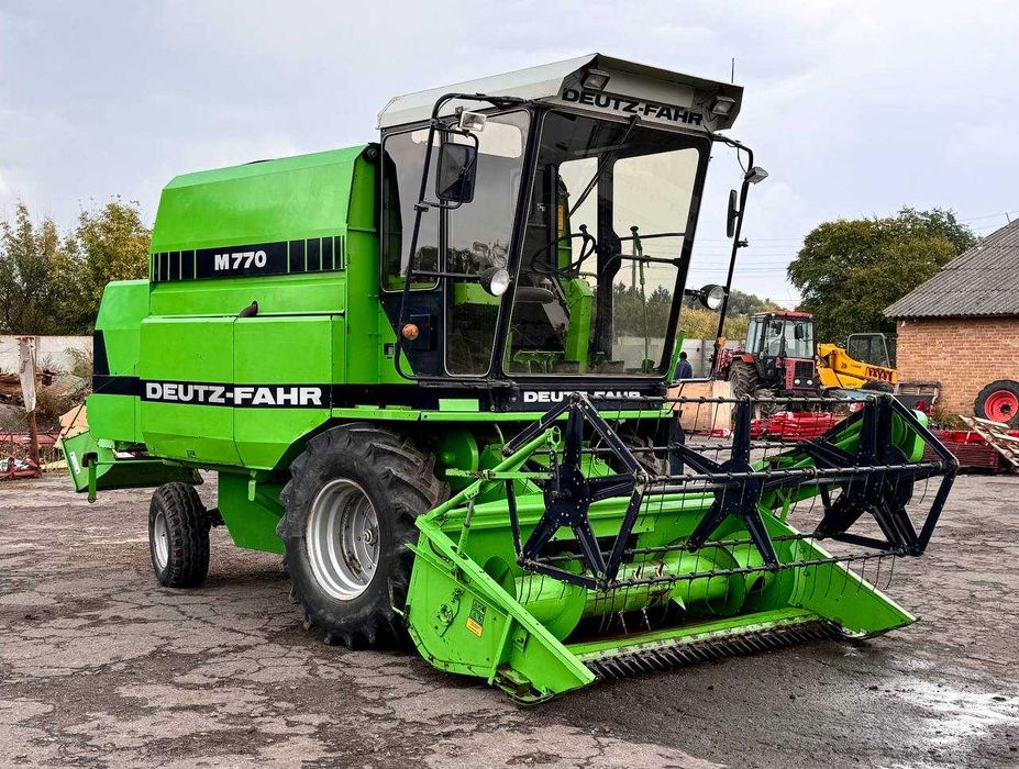 Свіжо привезений комбайн зернозбиральний deutz fahr 600,770,660
