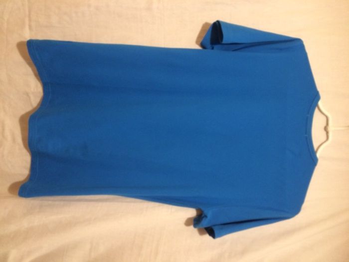T-shirt niebieski