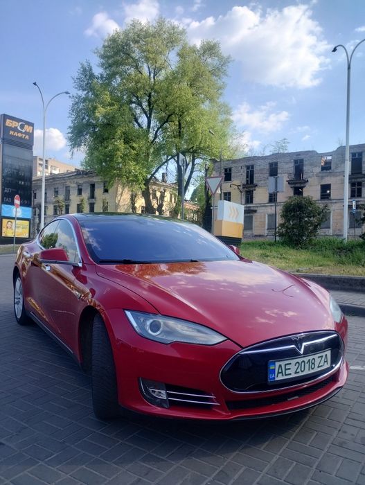 Tesla Model S 2016