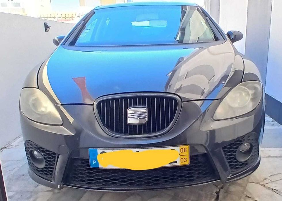 Carro Seat Leon 2008 5 portas preto a diesel 1.9 TDI foto 2