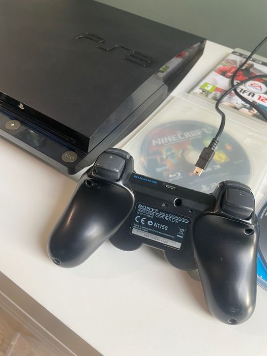 Play station 3 slim z dyskiem 250 gb