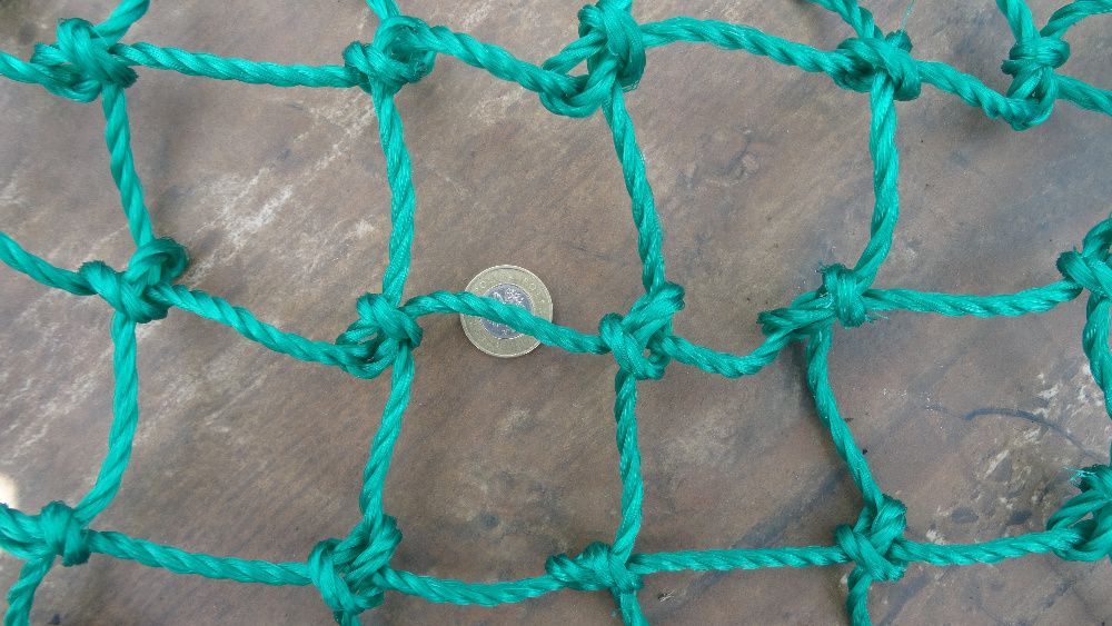 Siatka na bramki siatka na piłkochwyty MOCNA 4mm Obszyta