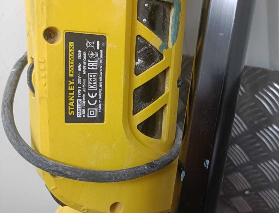 Lixadora de Paredes e Tetos Stanley FATMAX SFMEE500