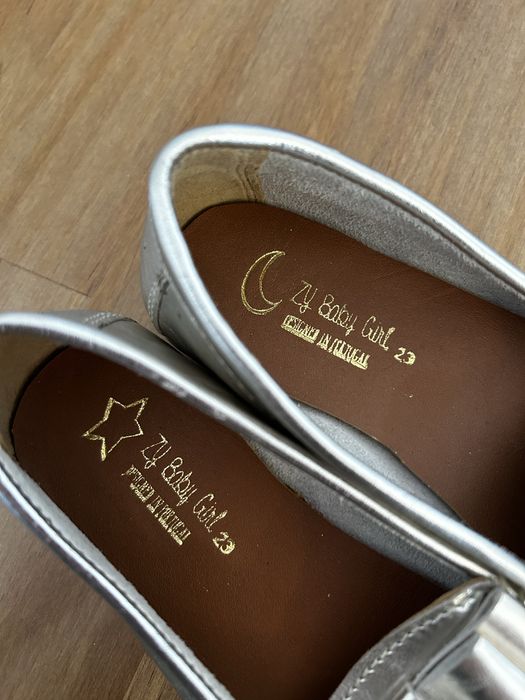 Sabrina prateada criança