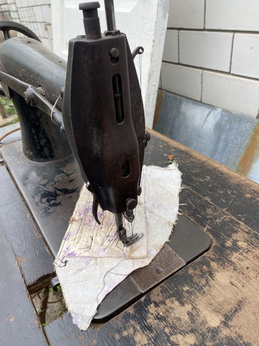 Швейна машинка zinger