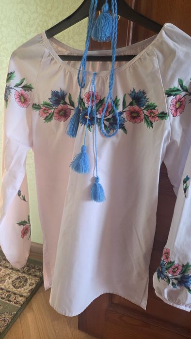 Вишиванка нова з додатковим пояском