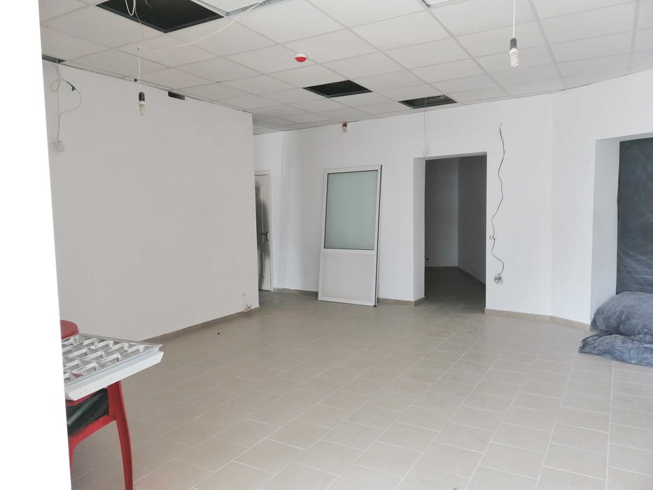 Фасадне приміщення! Перша лінія! Центральний ринок!Автовокзал! Трафік!