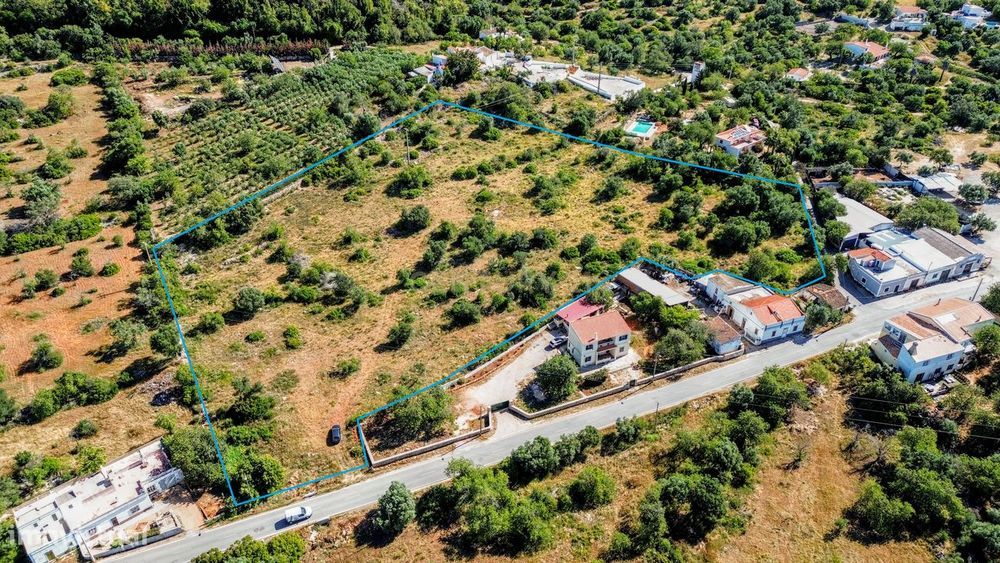 Terreno Rústico em Faro com Vista Panorâmica e Acesso Fácil