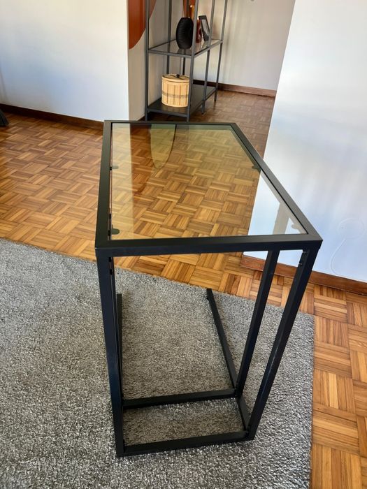 Mesa de apoio de vidro
