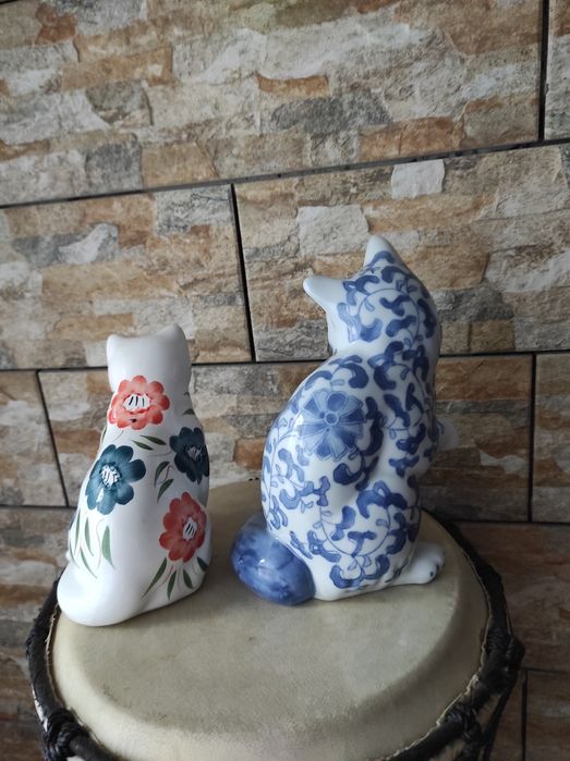 Porcelana kotek niebieski
