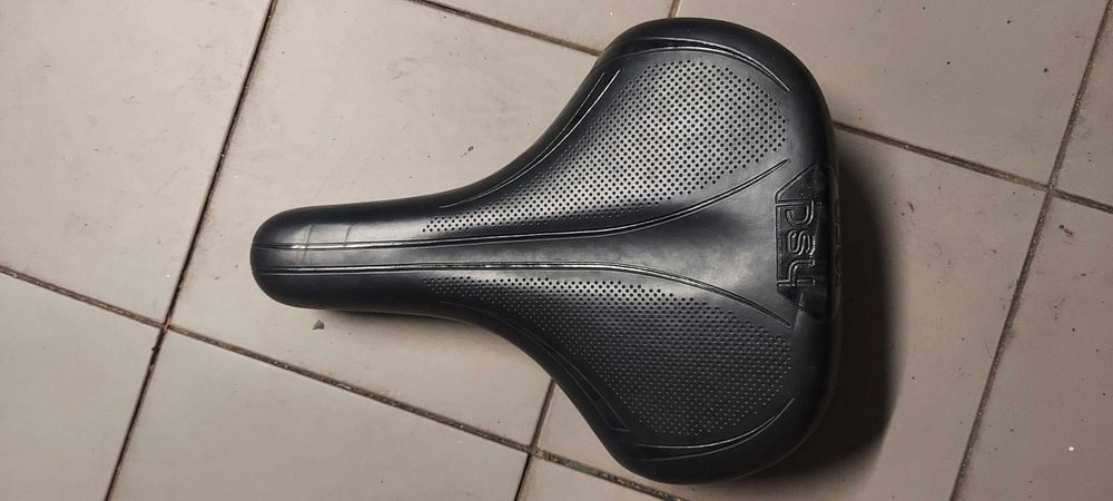 Assento para bicicleta está como novo