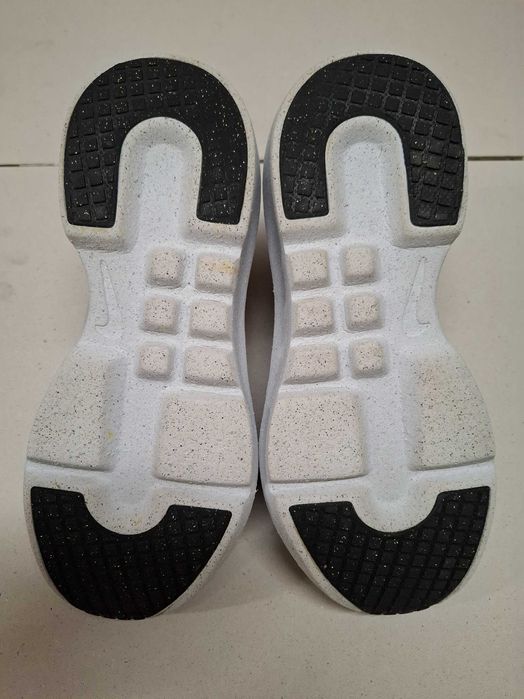 Sapatilhas Nike em bom estado