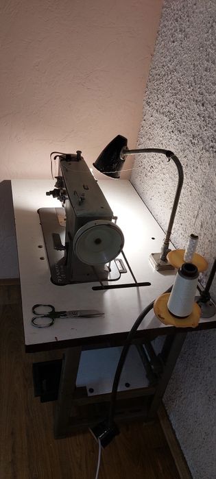 Продам промышленную швейную машину Подольск 3823 класс