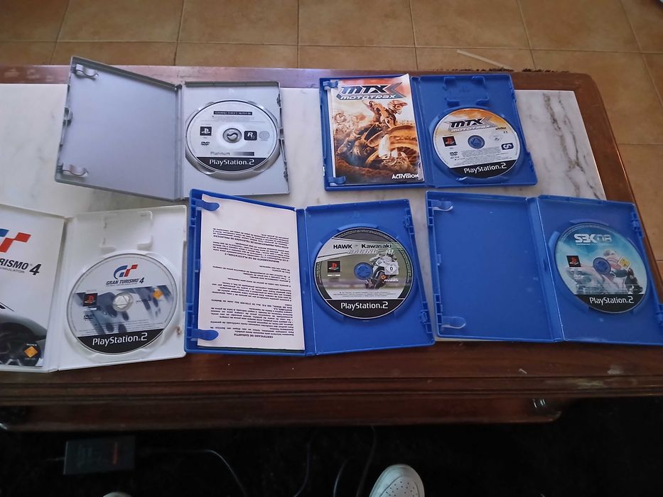 (TV com comando+PlayStation com comados+jogos) TD a funcionar
