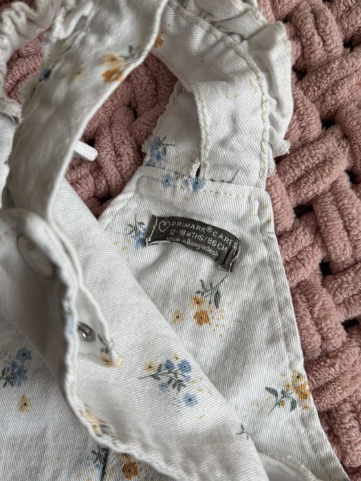 Продам джинсові комбінезони на дівчинку 80-86