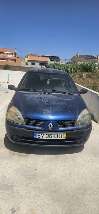 Selling Renault Clio 2003