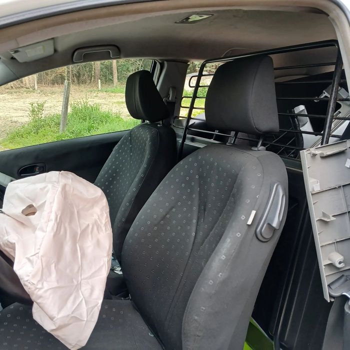 Toyota Yaris 1.4 90cv de 2008 – Peças Usadas (9778)