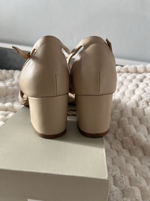 Buty na obcasie