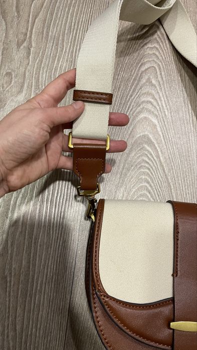 Сумка через плече від Mango