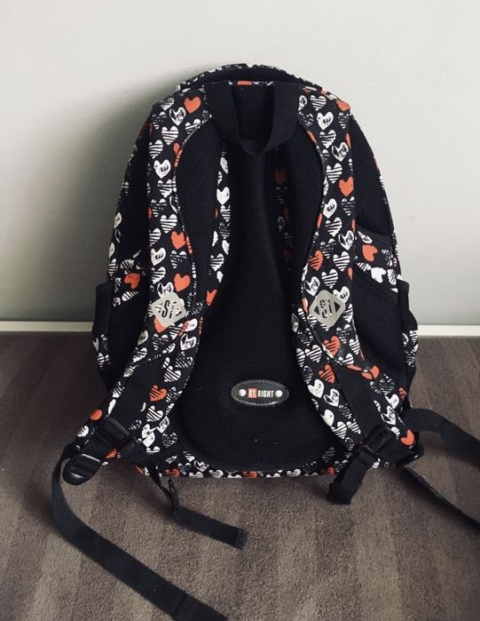 Plecak szkolny wielokomorowy + gratis