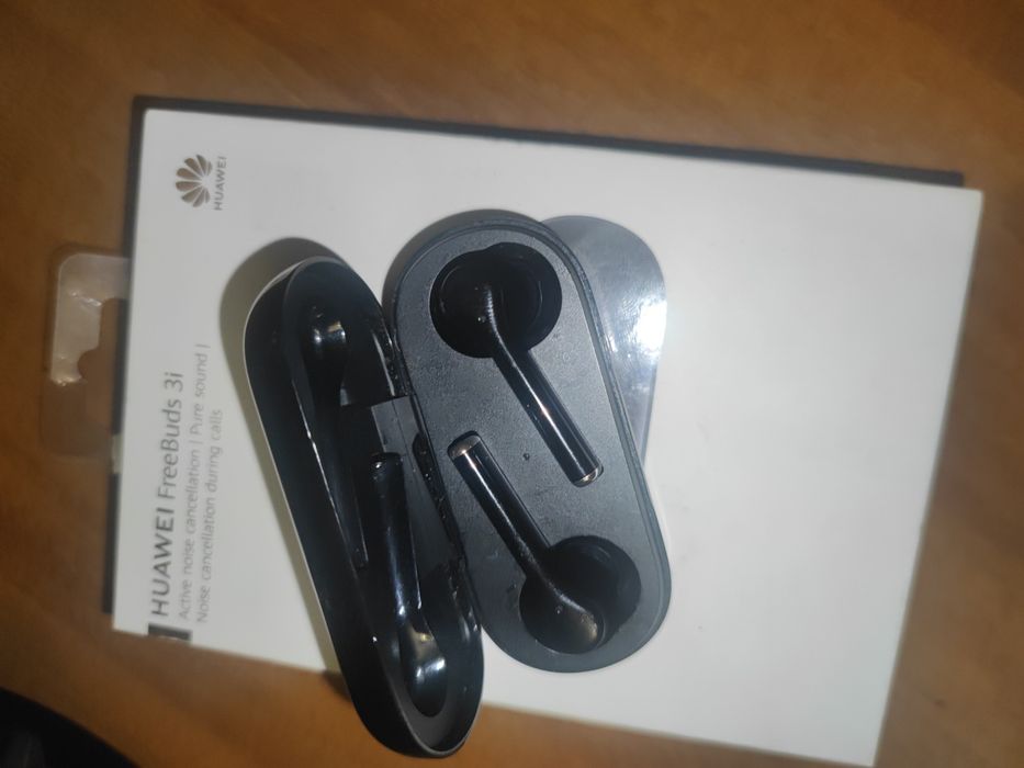 Навушники Huawei freebuds 3i в отличном состояние