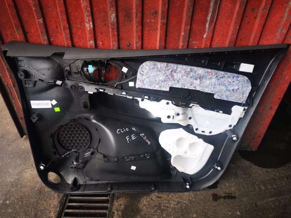 RENAULT CLIO 4 / IV FORRA / QUARTELA PORTA FRENTE ESQUERDA - Z200