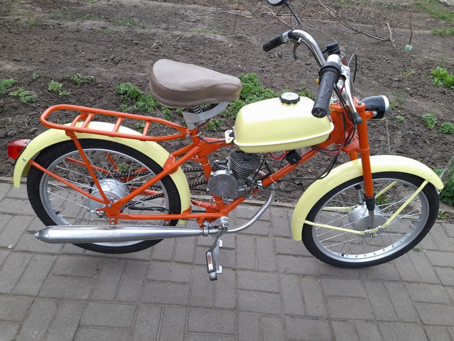 Лёгкий мопед Рига 13( после реставрации).