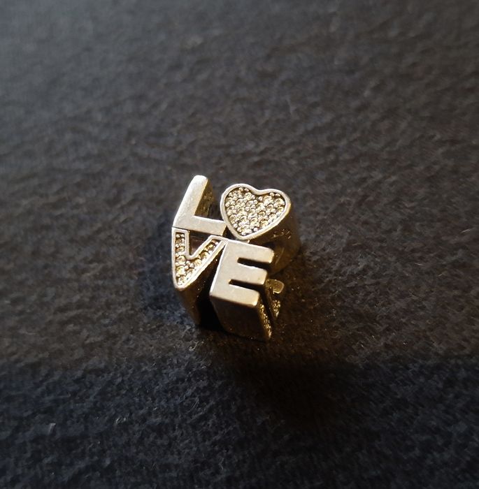 Charms zawieszka love srebro