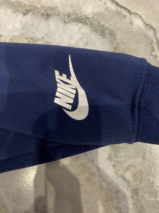 Кофта спортивна футболка Nike