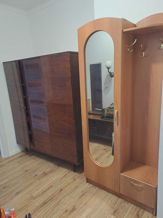 Вживанні меблі. Віддам терміново