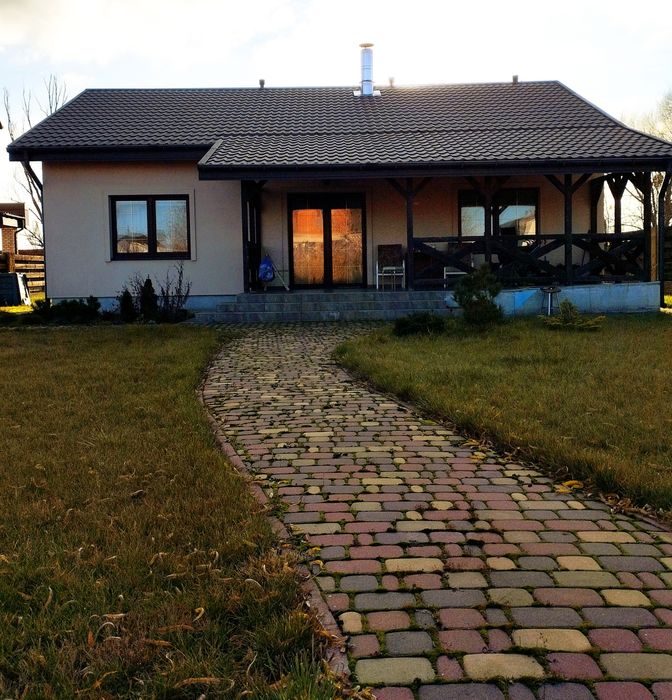 Продаж будинку с.Нові Петрівці  КМ "Баллатон" з виходом до озера