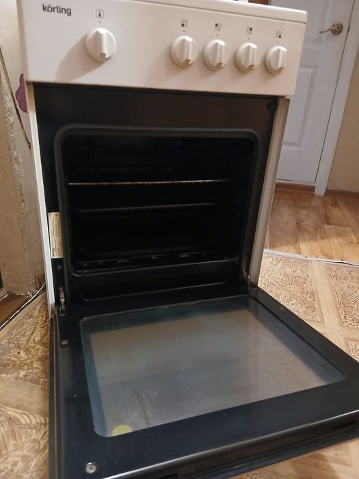 Korting печка газовая 4х комфорочная с духовкой