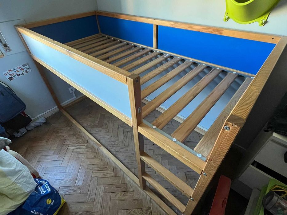 Cama reversível Ikea
