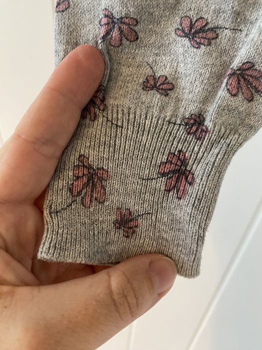 Sweter rozponany w kwiatki