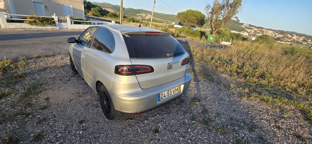 Seat Ibiza 1.4  Comercial – 2003 - Avariado