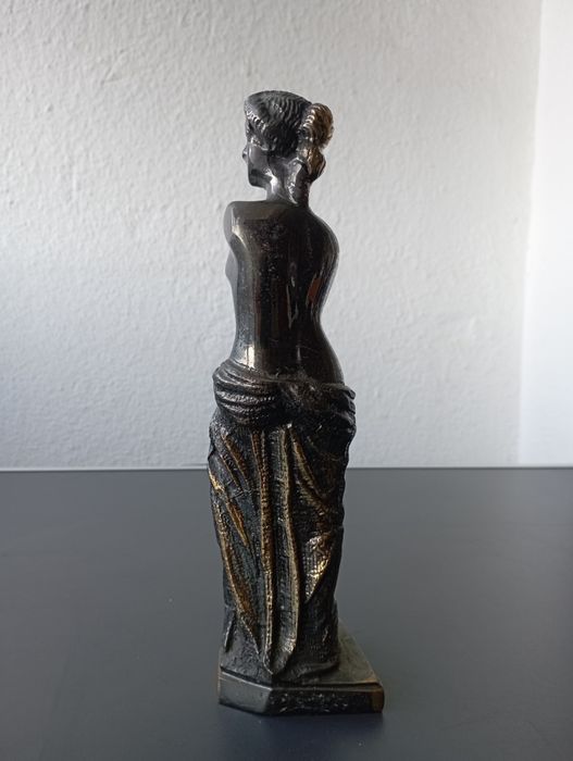 Estatueta em Latão
