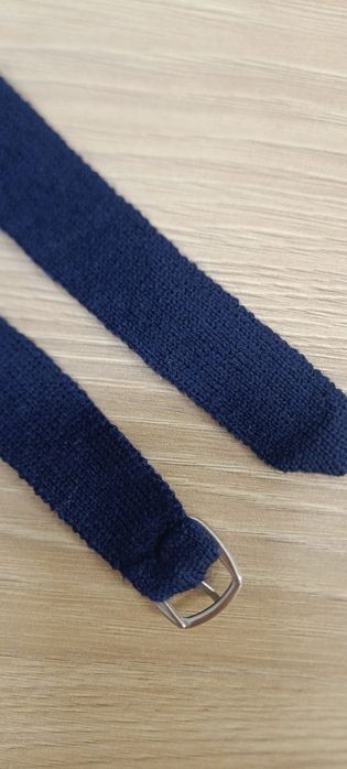 Wełniany granatowy pasek 95 cm włóczka srebrna klamra